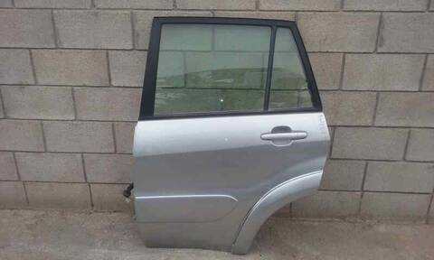 Puerta Trasera Izquierda Toyota Rav4 2.0 SOL 44X 2003 ) 150CV 110KW