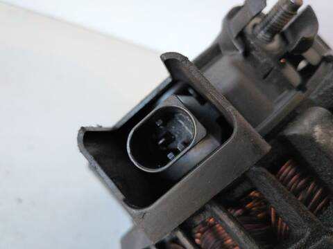 Foto 3ª: Alternador Ford Transit YMF6 (2018)