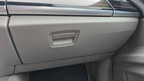 Guantera Bmw Serie 7 740 D 306CV 225KW