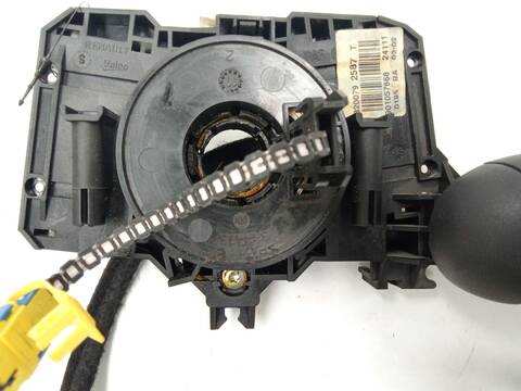 Foto 2ª: Mando Multifuncion Dacia Duster 1.5 DCI 4X4 HSMC HSMD) 110CV 81KW [K9K 858,K9K 898] (2012)