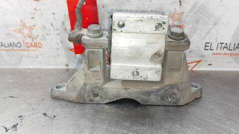 Foto 3ª: Soporte Cambio Mercedes Clase S 220 500 221.071) BERLINA 388CV 285KW [M273961] (2006)