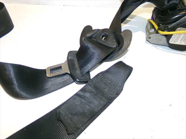 Foto 3ª: Cinturón Delantero Izquierdo Volkswagen Golf 1.9 TDI SERIE 5, 2004-2008 [BKC] (2005)