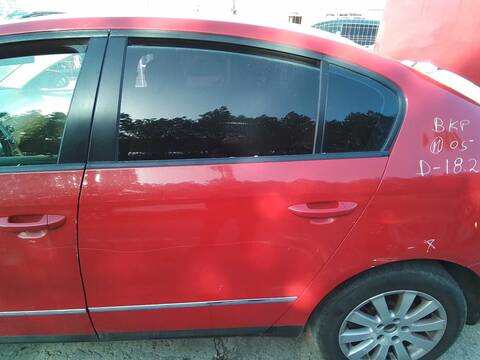 Foto 2ª: Puerta Trasera Izquierda Volkswagen Passat ADVANCE BERLINA 140CV 103KW [BKP] (2005)