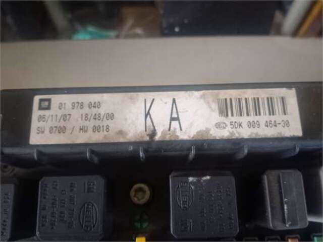 Foto 3ª: Caja Reles Fusibles Opel Astra 1.7 CDTI [Z 17 DTH]