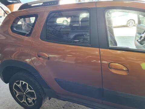Puerta Trasera Derecha Dacia Duster PRESTIGE 4WD 116CV 85KW
