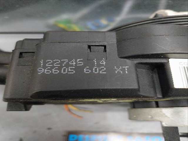 Foto 3ª: Mando Multifuncion Peugeot 307 1.6 G [G-NFU] (2003)