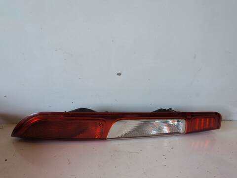 Piloto Trasero Izquierdo Ford Focus HWDA BERLINA