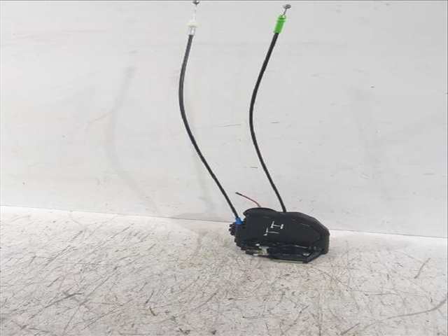 Cerradura Puerta Trasera Izquierda Toyota Auris 1.6 ZRE151_) 124CV