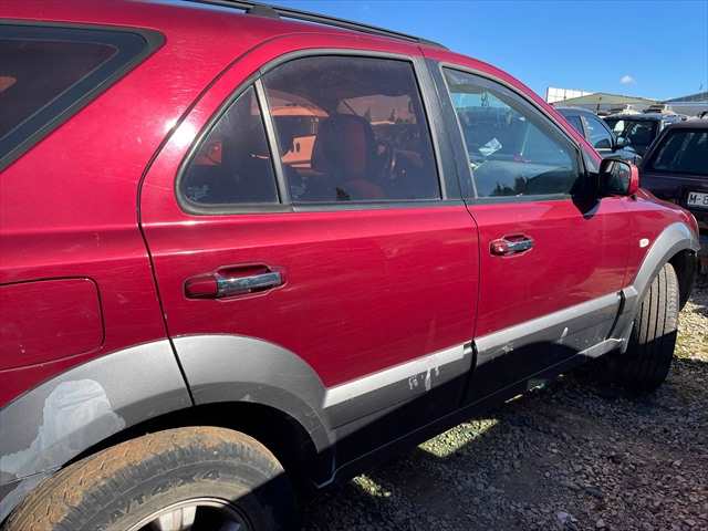 Foto 3ª: Puerta Trasera Derecha Kia Sorento 2.5 CRDI 140cv [D4CB] (2004)