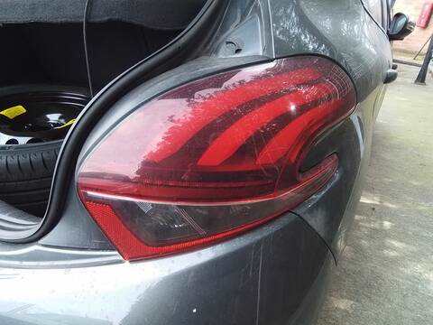 Foto 4ª: Piloto Trasero Derecho Peugeot 208 STYLE 82CV 60KW [HM01] (2016)
