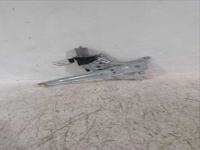 Foto 2ª: Elevalunas Manual Trasero Derecho Suzuki SX4 1.4 T ALLGRIP AKK 414) 140CV [K14C] (2013)