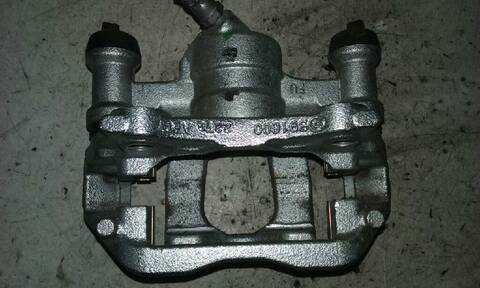 Foto 2ª: Pinza Freno Trasera Derecho Mercedes Clase V 200 136CV 100KW (2014)