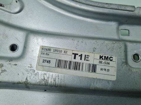 Foto 4ª: Elevalunas Manual Trasero Derecho Kia Sportage CUP 140CV 103KW [D4EAV] (2006)