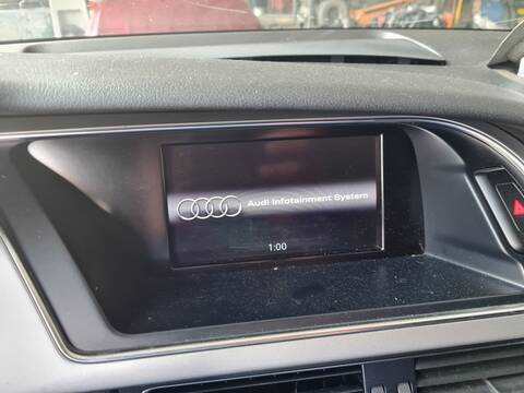 Foto 4ª: Pantalla Multifuncion Audi A5 2.0 TFSI 132KW) COUPE 180CV [CDNB] (2011)