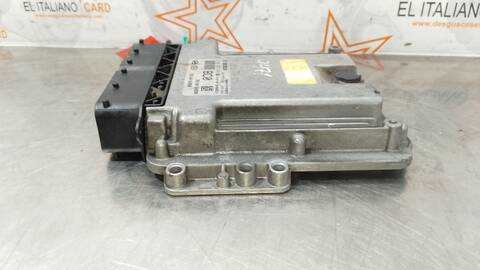 Foto 4ª: Centralita Motor ECU Hyundai Tucson ESSENCE 2WD 116CV 85KW [D4FD] (2017)