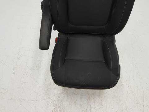 Foto 3ª: Asiento Delantero Izquierdo Nissan NV300 L1H1 27T PRO FURGON (2016)