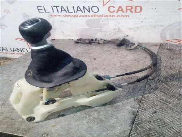 Foto 4ª: Palanca de Cambio Kia Sportage DRIVE 4X2 136CV 100KW [D4H4] (2014)