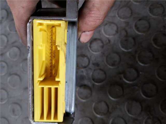 Foto 2ª: Centralita Airbag Renault Clio 1.9 DTI ALIZE [1.9 LTR. - 59 KW DTI DIESEL] [f9q782]