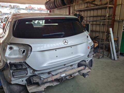 Portón Mercedes Clase A 140 A 200 CDI - D 176.008) 136CV 100KW