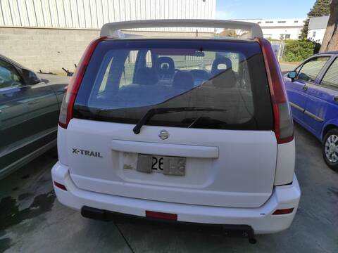 Portón Nissan X-Trail YD22 T30)
