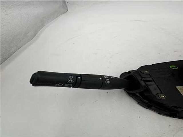 Foto 3ª: Mando Multifuncion Renault Megane 1.5 CONFORT EXPRESSION [1.5 LTR. - 74 KW DCI DIESEL] II BERLINA 5P (10.2002-_) [K9K-728]