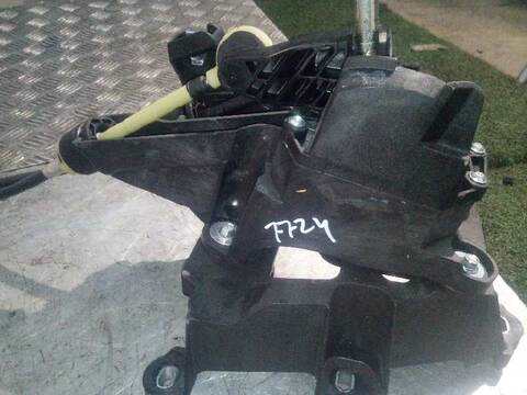 Foto 3ª: Palanca de Cambio Ford Focus TITANIUM 125CV 92KW [M1DD] (2015)