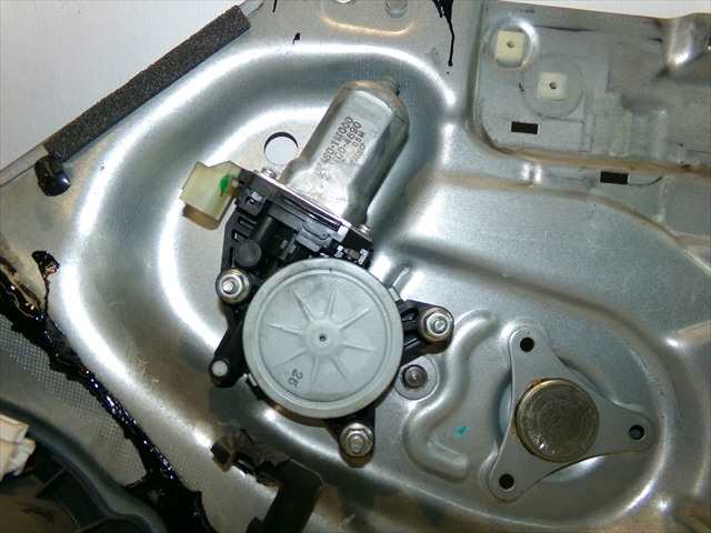 Foto 2ª: Elevalunas Eléctrico Delantero Derecho Kia Soul 1.6 CRDI 2008-2011 [D4FB] (2011)