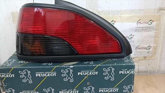 Piloto Trasero Izquierdo Peugeot 306 .