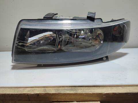 Faro Izquierdo Seat Leon VERSION INDEFINIDA