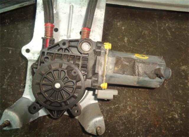 Foto 2ª: Elevalunas Eléctrico Delantero Derecho Citroen Xsara 2.0 HDI [RHY (DW10TD)]