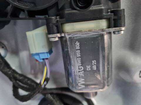 Foto 2ª: Elevalunas Eléctrico Delantero Derecho Audi A1 ADVANCE 95CV [DUSB] (2025)