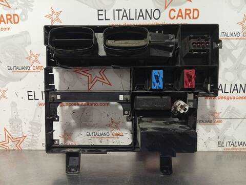 Foto 3ª: Consola Central Volkswagen Transporter CARAVELLE BUSINESS 151CV 111KW [AXG] (2000)