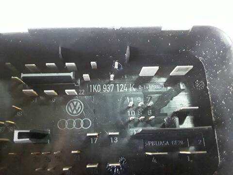Foto 3ª: Caja Reles Fusibles Volkswagen Golf BERLINA (2003)