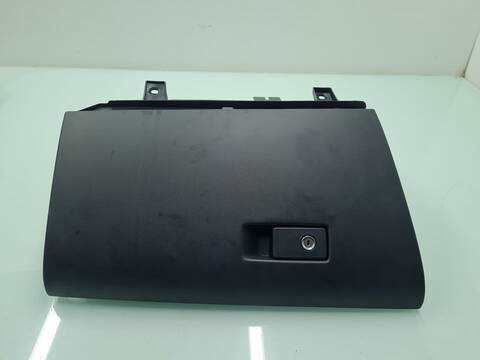 Guantera Volvo XC 60 MOMENTUM 2WD 181CV 133KW