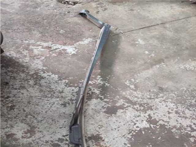 Brazo Limpia Delantero Izquierdo Toyota Avensis 2.0