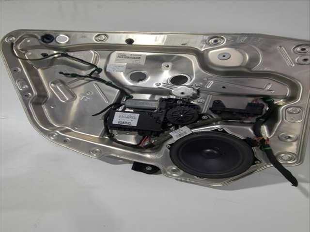 Foto 3ª: Elevalunas Manual Trasero Izquierdo Volkswagen Phaeton 3.0 V6 TDI 4MOTION 240CV [CARB CEXA] (2002)