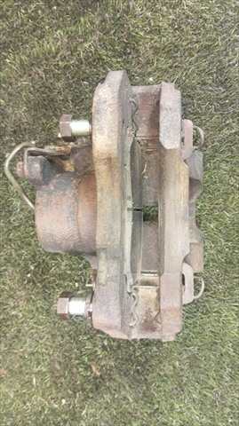 Foto 3ª: Pinza Freno Delantera Izquierdo Mitsubishi Pajero 2.6 G L042 CABRIO [4G54] (1984)