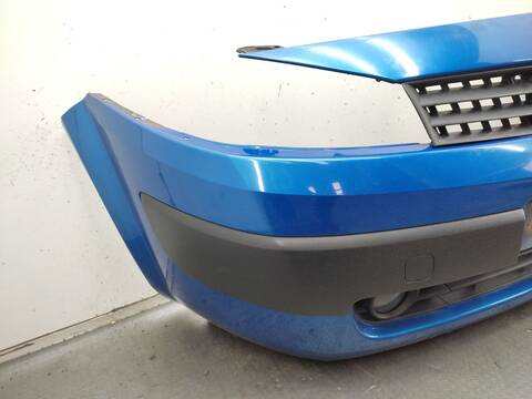 Foto 3ª: Paragolpes Delantero Renault Megane 1.4 16V BM0B CM0B) 98CV 72KW II BM0/1_ CM0/1_) [K4J730] (2003)