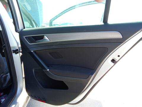 Elevalunas Manual Trasero Derecho Volkswagen Golf 1.6 TDI 110CV 81KW