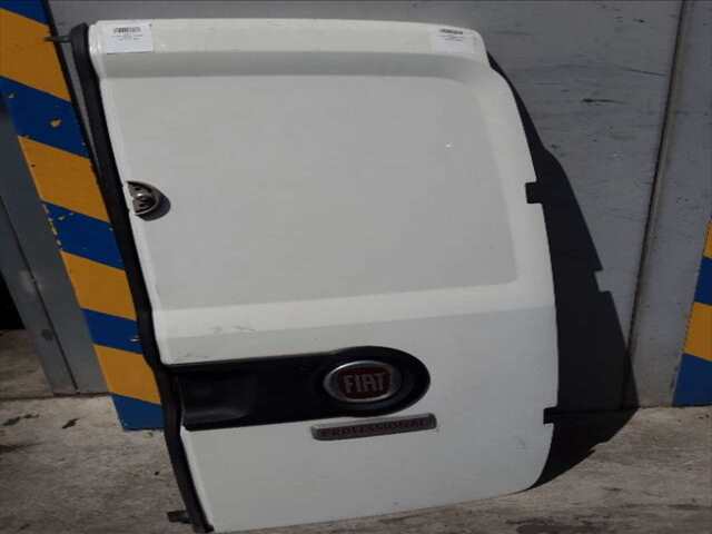 Puerta Trasera Derecha Fiat Doblo 1.3 CDTI 75-80CV