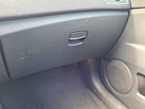 Guantera Renault Laguna DYNAMIQUE TOMTOM III 110CV 81KW