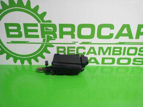 Foto 3ª: Caja Reles Fusibles Opel Zafira 1.9 CDTI CAT Z 19 DTL) 101CV [D/ Z19DT] (2005)