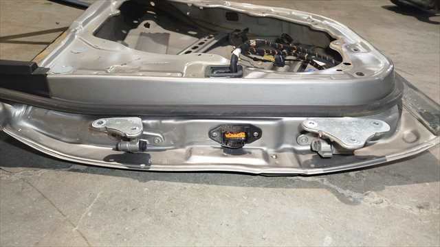 Foto 3ª: Puerta Trasera Derecha Mercedes Clase ML 320 3.0 CDI 5P [642940] (2007)