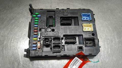 Foto 4ª: Caja Reles Fusibles Citroen C4 COOL BERLINA 109CV 80KW [9HZDV6TED4] (2009)