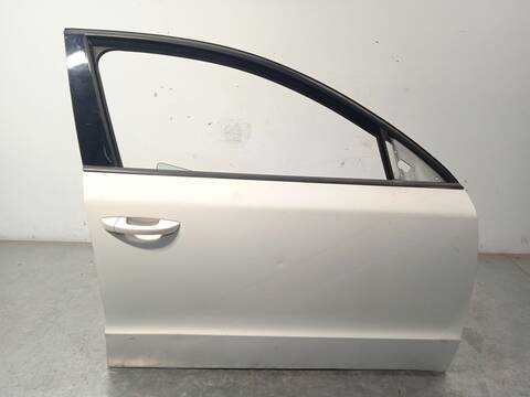 Puerta Delantera Derecha Skoda Superb 2.0 TDI AMBITION 140CV 103KW 3T4)