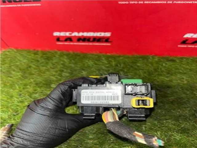 Foto 2ª: Caja Reles Fusibles Citroen Jumpy CONFORT M BLUE-HDI FAP 116CV 85KW FURGON [BH01 BHX] (2020)