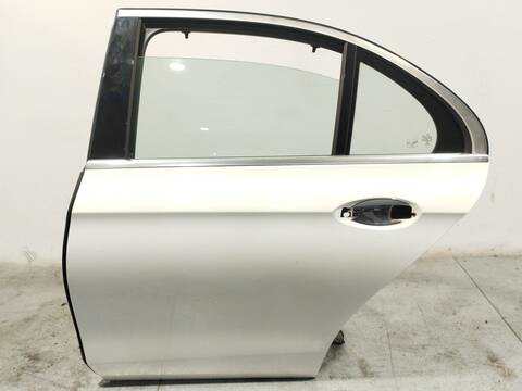 Puerta Trasera Izquierda Mercedes Clase E 180 E 220 D 213.004) 194CV 143KW