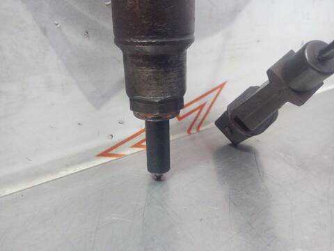 Foto 3ª: Inyectores Audi A4 1.9 TDI AVANT 90CV 66KW