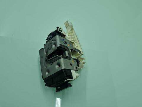 Cerradura Puerta Delantera Derecha Mercedes Sprinter 310/311/313/314/316 CDI 906.631/633/635/637) 114CV 84KW CAJA CERRADA