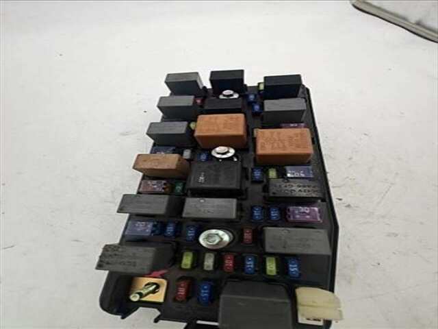 Foto 2ª: Caja Reles Fusibles Chevrolet Captiva 2.0 VCDI LT [2.0 LTR. - 110 KW DIESEL CAT] [Z20S]